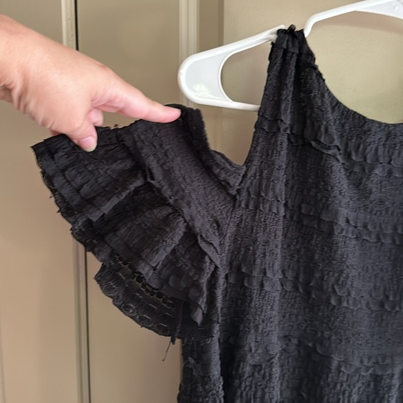 Max Studio cold shoulder lace ruffle stretch blouse - Picture 3 of 6